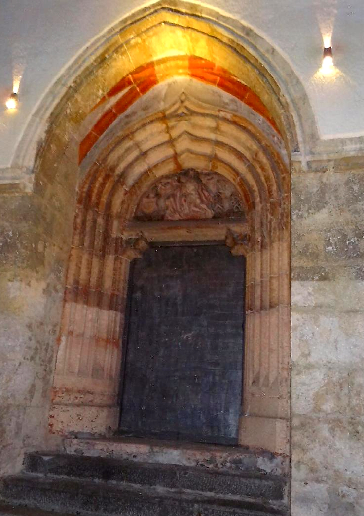 Beleuchtung des gotischen Portals bei der ehem. Bürgerspitalskirche